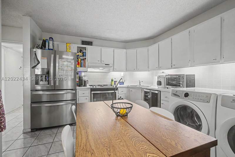 3 bedroom Condominium at 13045 SW 68th St 111, Lynbrook Court Condo Ph I, Miami — photo 5