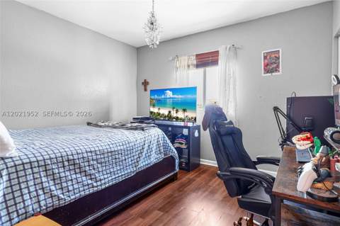 8956 SW 215th Ter, Cutler Bay FL - photo 10 of 23