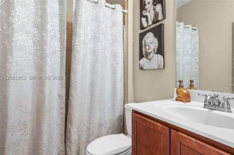 8956 SW 215th Ter, Cutler Bay FL - photo 8 of 23