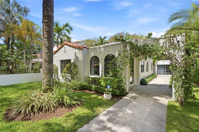 4 bedroom SingleFamilyResidence at 1220 Cordova St, Granada Place Amd Pl, Coral Gables — photo 1