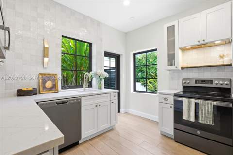 1220 Cordova St, Coral Gables FL - photo 6 of 22
