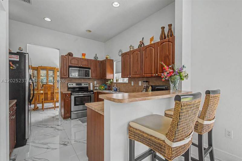 4 bedroom SingleFamilyResidence at 1551 SW 154th Ct, Santa Monica Estates, Miami — photo 5