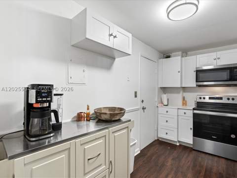 5005 Collins Ave 222, Miami Beach FL - photo 18 of 37