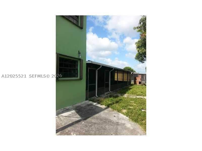 5 bedroom SingleFamilyResidence at 3110 NW 213 St, Liberty Homes Ests Sec 1, Miami Gardens — photo 3