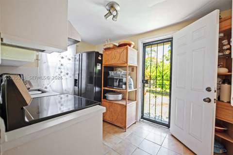 1053 NW 28th St, Miami FL - photo 14 of 25