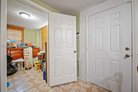 1053 NW 28th St, Miami FL - photo 6 of 25