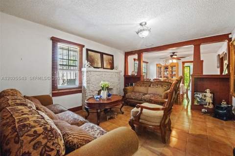 1053 NW 28th St, Miami FL - photo 7 of 25