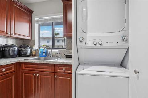 6041 W 24th Ave B-103, Hialeah FL - photo 15 of 28