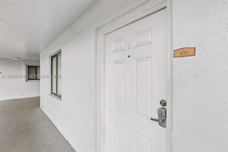 2 bedroom Condominium at 6041 W 24th Ave B-103, Villamore Condo, Hialeah — photo 2