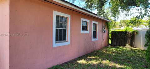 901 NE 160th Ter, North Miami Beach FL - photo 11 of 22