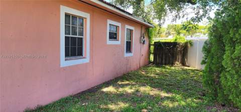 901 NE 160th Ter, North Miami Beach FL - photo 12 of 22