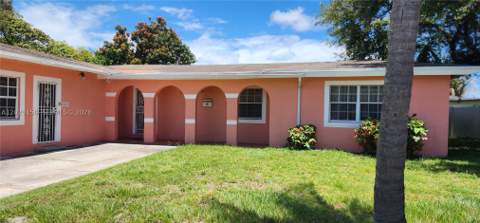 901 NE 160th Ter, North Miami Beach FL - photo 13 of 22