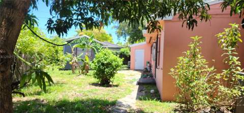 901 NE 160th Ter, North Miami Beach FL - photo 14 of 22
