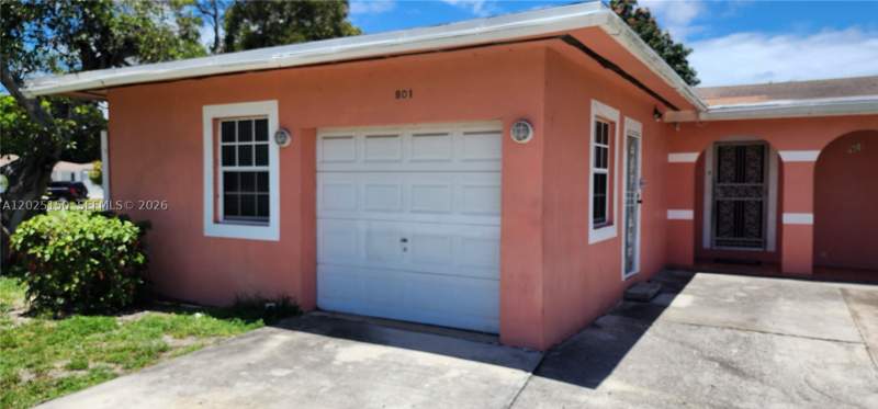 3 bedroom SingleFamilyResidence at 901 NE 160th Ter, Carl Byoir, North Miami Beach — photo 2