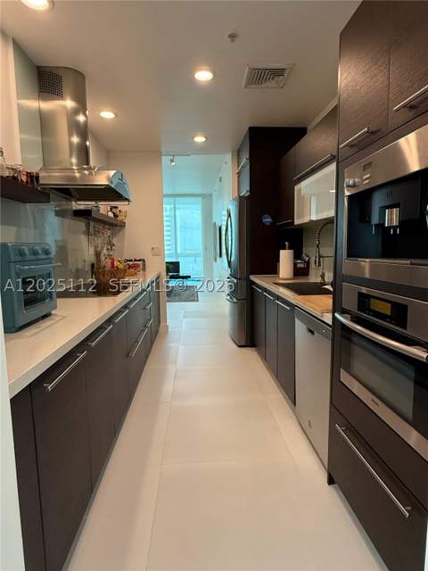 7928 East Dr 904, North Bay Village FL - photo 16 of 49