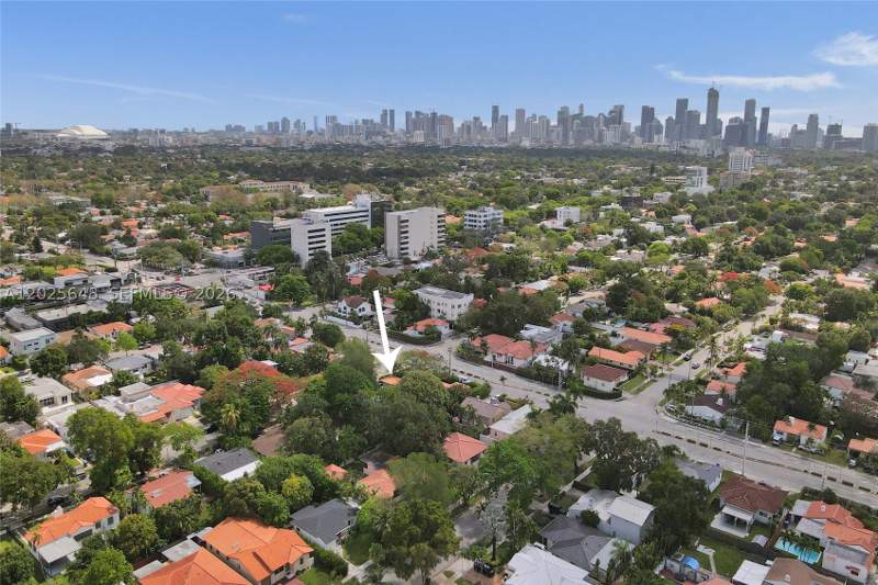 4 bedroom SingleFamilyResidence at 2300 SW 22nd Ave, Silver Bluff Ests-Sec A, Miami — photo 2