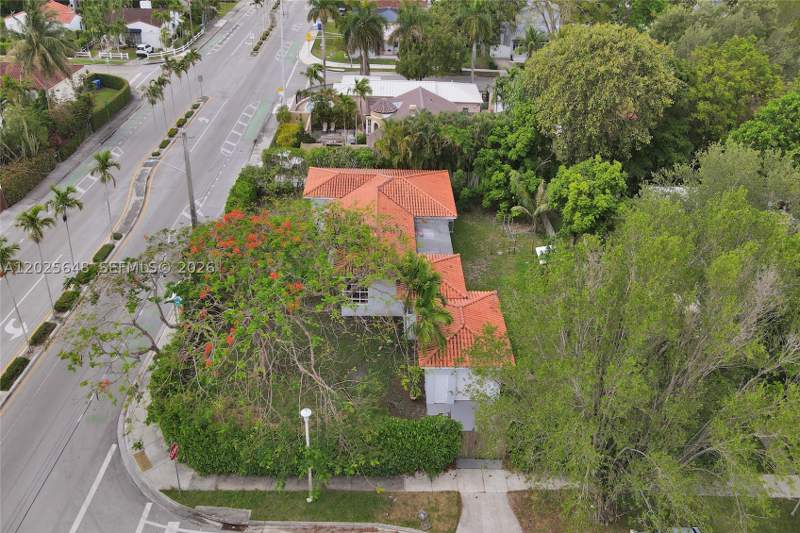 4 bedroom SingleFamilyResidence at 2300 SW 22nd Ave, Silver Bluff Ests-Sec A, Miami — photo 5
