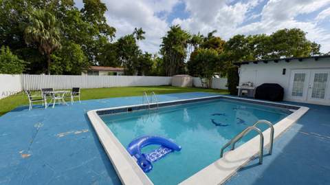 430 NE 145th St, Miami FL - photo 15 of 30