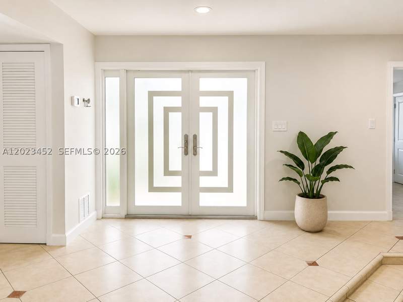 5 bedroom SingleFamilyResidence at 430 NE 145th St, Villa Serena, Miami — photo 5
