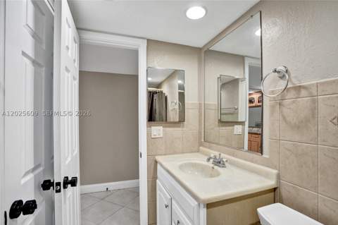 927 NE 199th St 103, Miami FL - photo 12 of 75