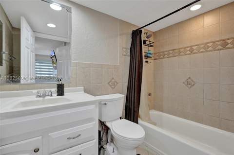 927 NE 199th St 103, Miami FL - photo 14 of 75