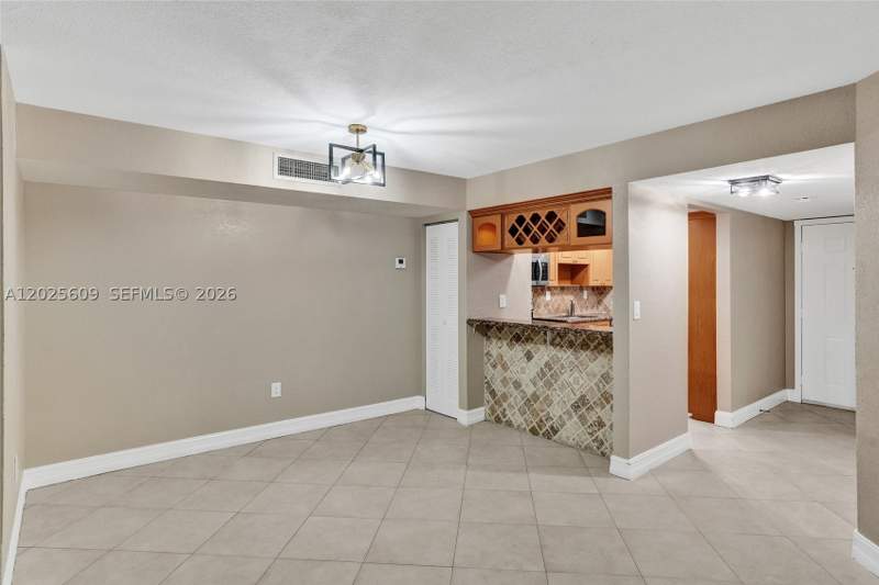 2 bedroom Condominium at 927 NE 199th St 103, Carmel California Club, Miami — photo 2