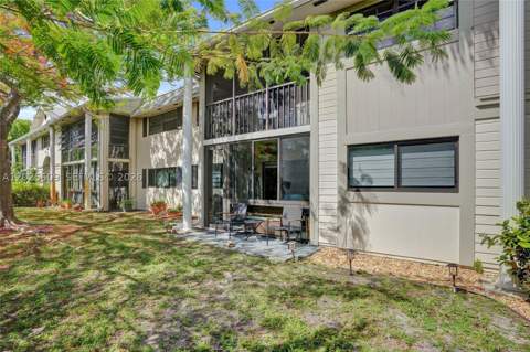 927 NE 199th St 103, Miami FL - photo 23 of 75