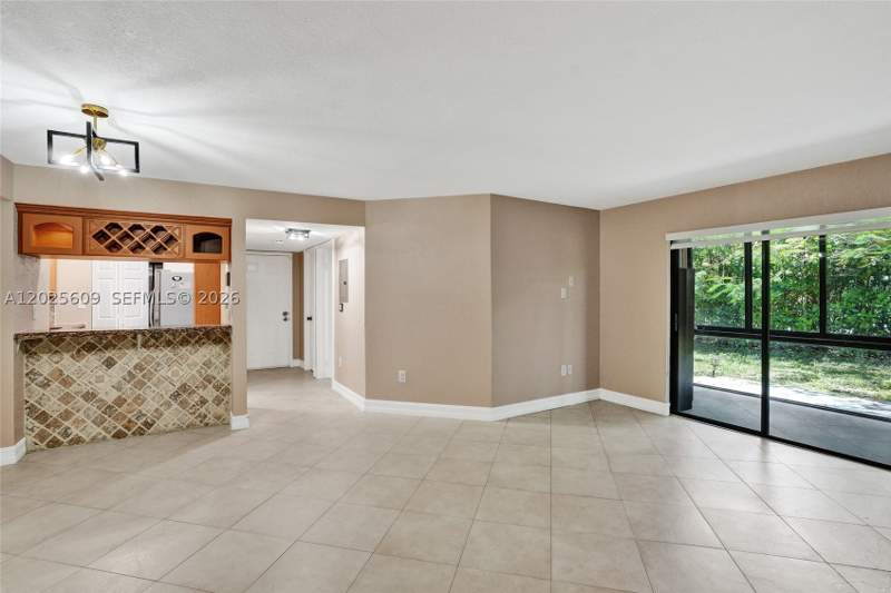 2 bedroom Condominium at 927 NE 199th St 103, Carmel California Club, Miami — photo 3