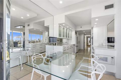 20281 E Country Club Dr 2101, Aventura FL - photo 10 of 97