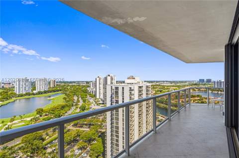 20281 E Country Club Dr 2101, Aventura FL - photo 9 of 97