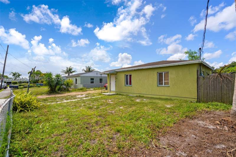 2 bedroom SingleFamilyResidence at 2365 NW 155th St, Eleanor Park, Miami Gardens — photo 3