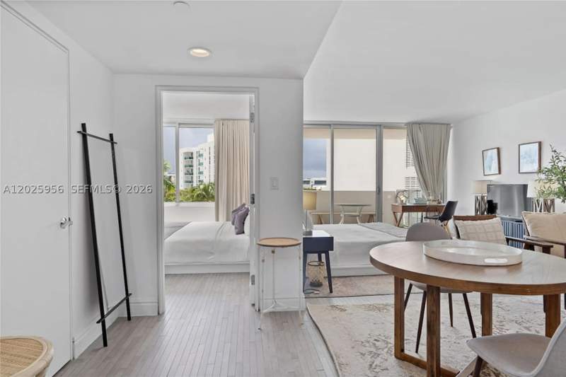 1 bedroom Condominium at 1100 West Ave 427, 1100 West Condo, Miami Beach — photo 2