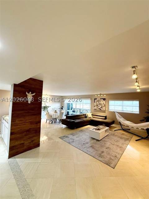800 NE 195th St 720, Miami FL - photo 18 of 35