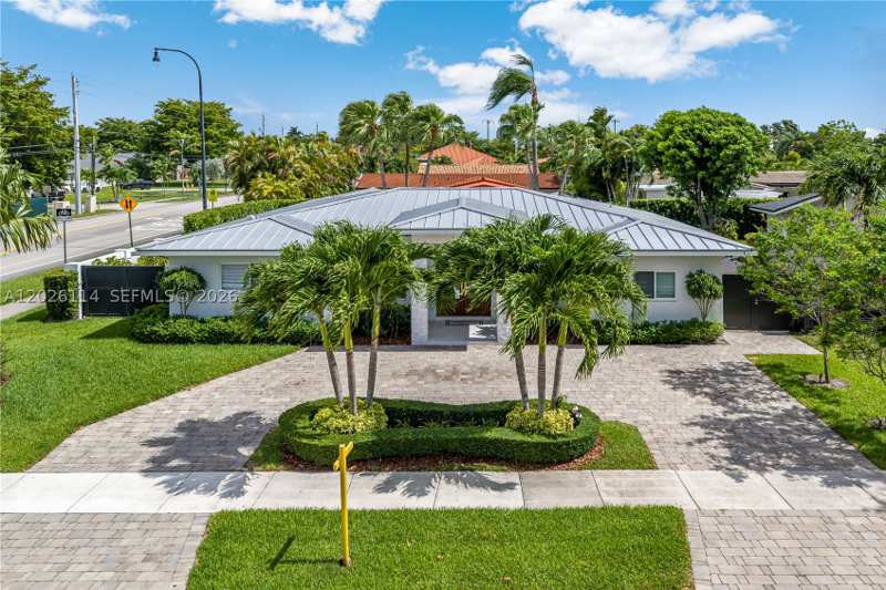 4 bedroom SingleFamilyResidence at 9641 SW 66th St, T M V Gardens, Miami — photo 1