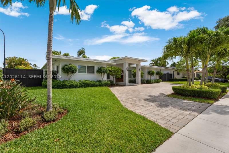 4 bedroom SingleFamilyResidence at 9641 SW 66th St, T M V Gardens, Miami — photo 2