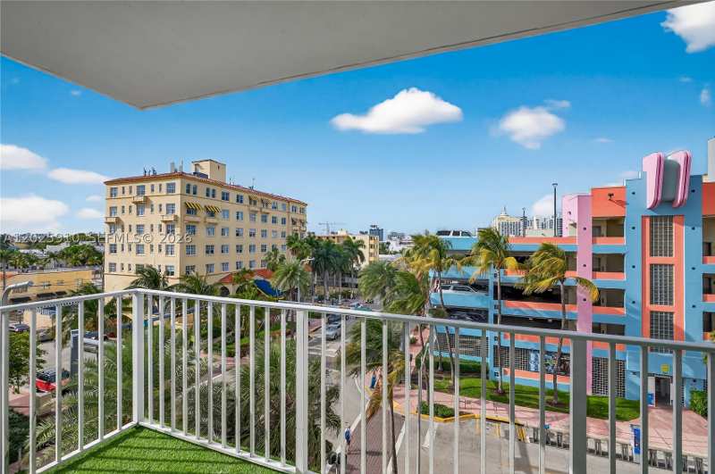 1 bedroom Condominium at 1255 Collins Ave 504, Islander Condo Apts, Miami Beach — photo 1