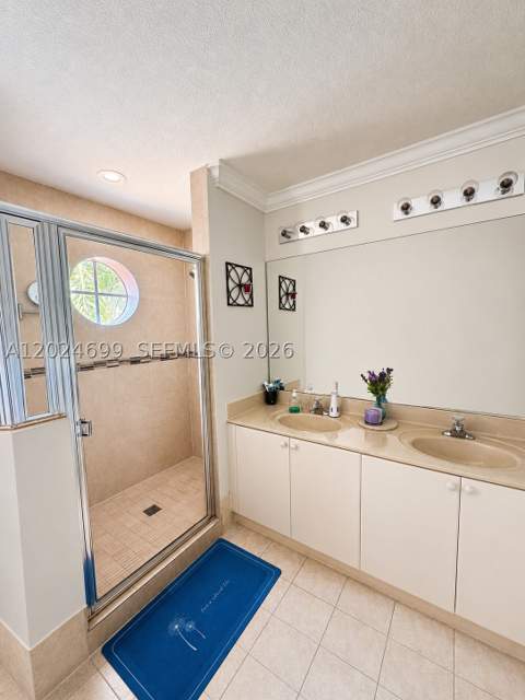 7305 NW 173rd Dr 102, Hialeah FL - photo 12 of 15