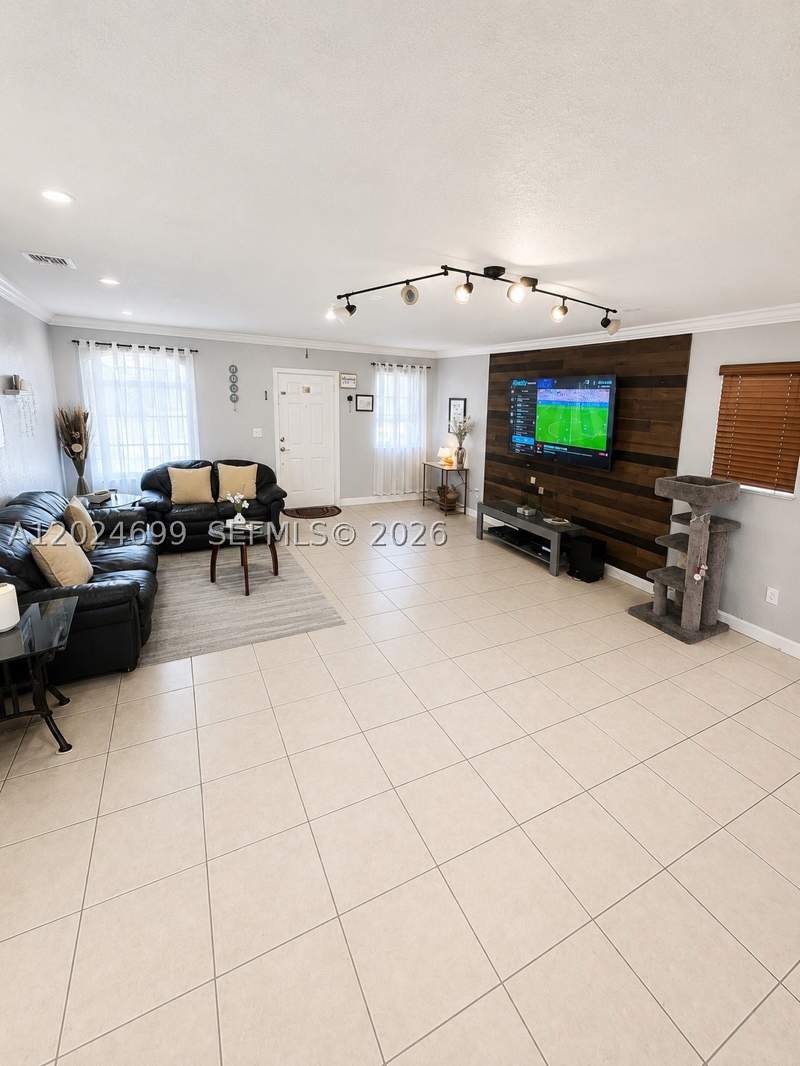 3 bedroom Townhouse at 7305 NW 173rd Dr 102, Bella Colina Condo, Hialeah — photo 3