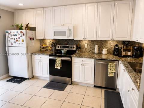 7305 NW 173rd Dr 102, Hialeah FL - photo 7 of 15