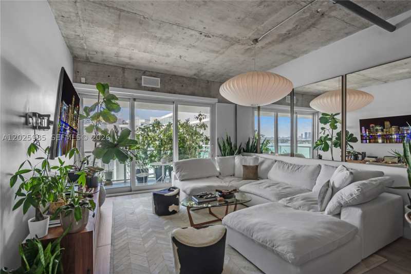 1 bedroom Condominium at 1000 West Ave Ph23, Mirador 1000 Condo, Miami Beach — photo 1