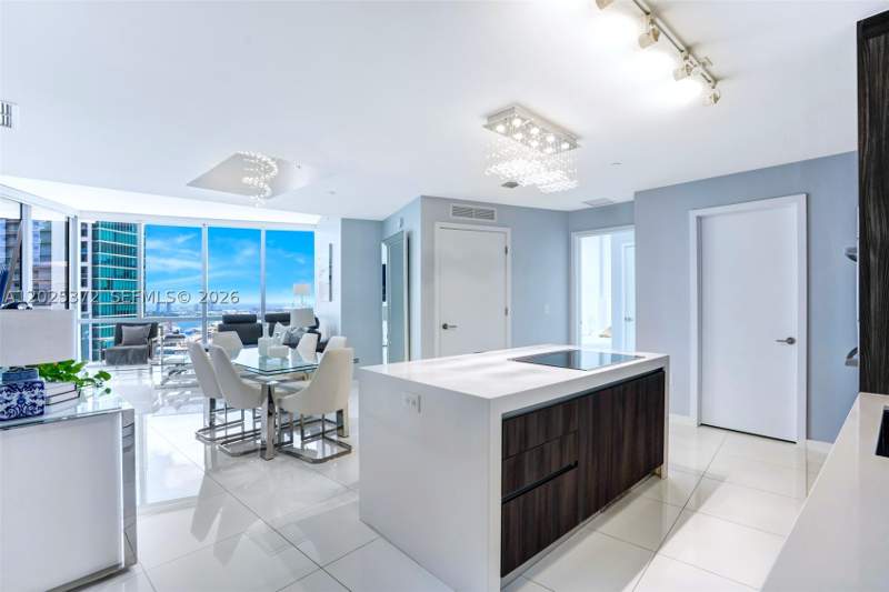 2 bedroom Condominium at 851 NE 1st Ave 3909, Paramount Miami Worldcent, Miami — photo 3