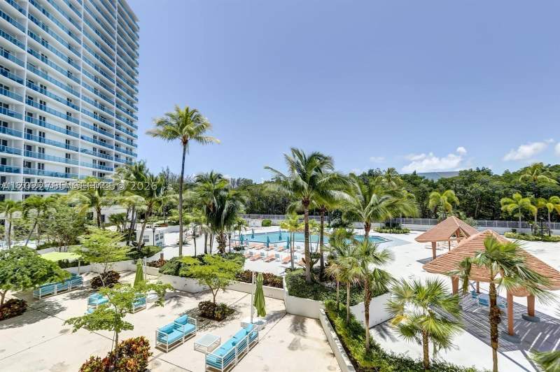 2 bedroom Condominium at 100 Bayview Dr 208, Arlen House East, Sunny Isles Beach — photo 3
