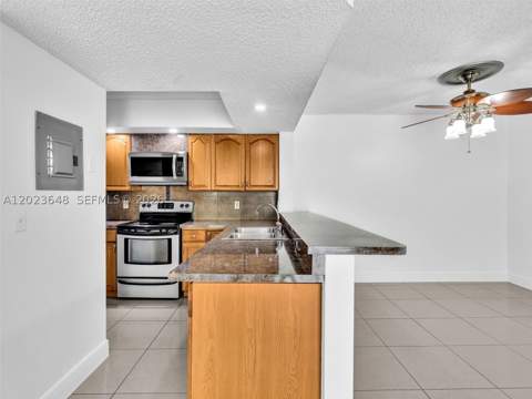 18850 NW 57th Ave 208, Hialeah FL - photo 6 of 40