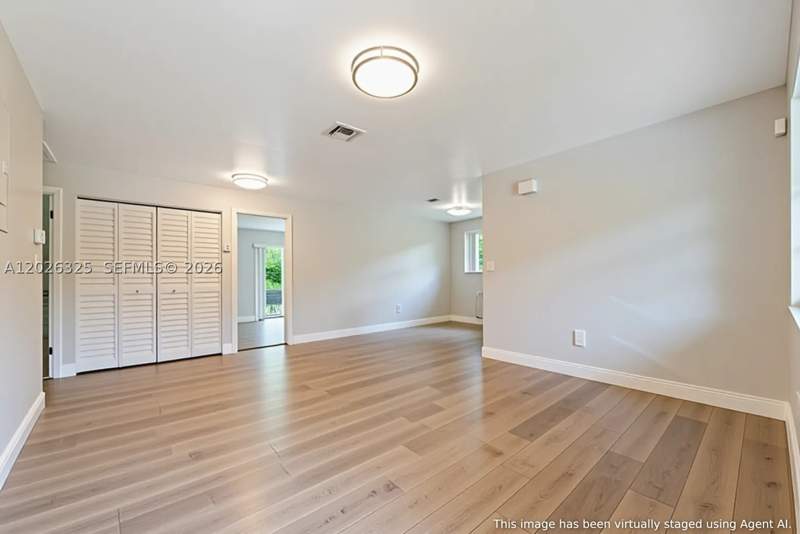 3 bedroom SingleFamilyResidence at 6198 SW 63rd St, Pines, South Miami — photo 4