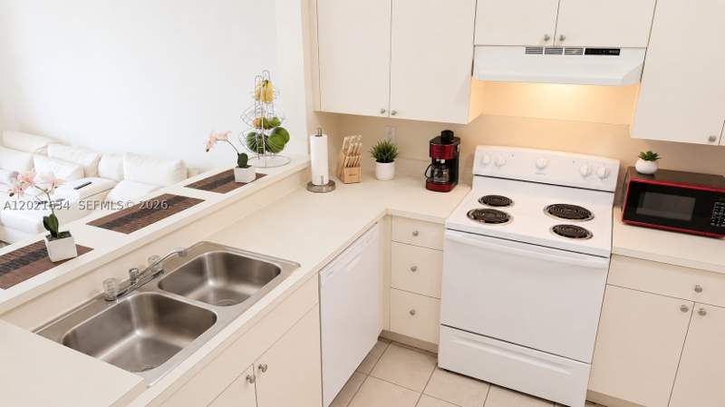 1 bedroom Condominium at 11060 SW 196th St 301, Paradise Pointe Condo, Cutler Bay — photo 3
