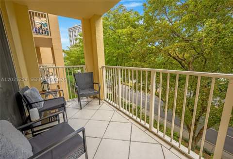 19555 E Country Club Dr 8408, Aventura FL - photo 9 of 28