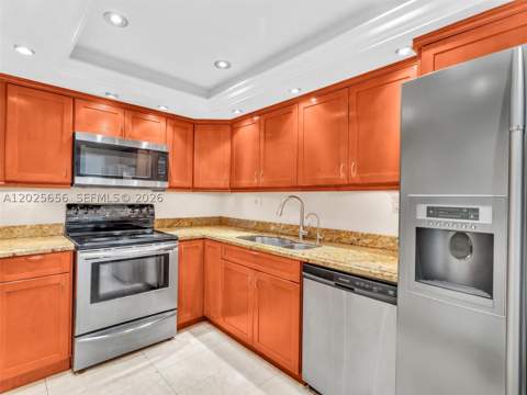 5401 Collins Ave 107, Miami Beach FL - photo 12 of 44