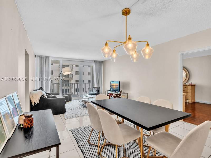 2 bedroom Condominium at 5401 Collins Ave 107, The Carriage House Condo, Miami Beach — photo 5