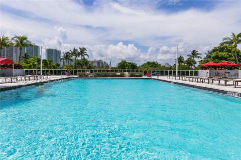 3625 N Country Club Dr 402, Aventura FL - photo 11 of 40