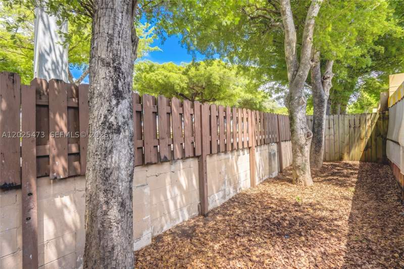 3 bedroom Villa at 6705 Kingsmoor Way, Miami Lakes Loch Lomond E, Miami Lakes — photo 2